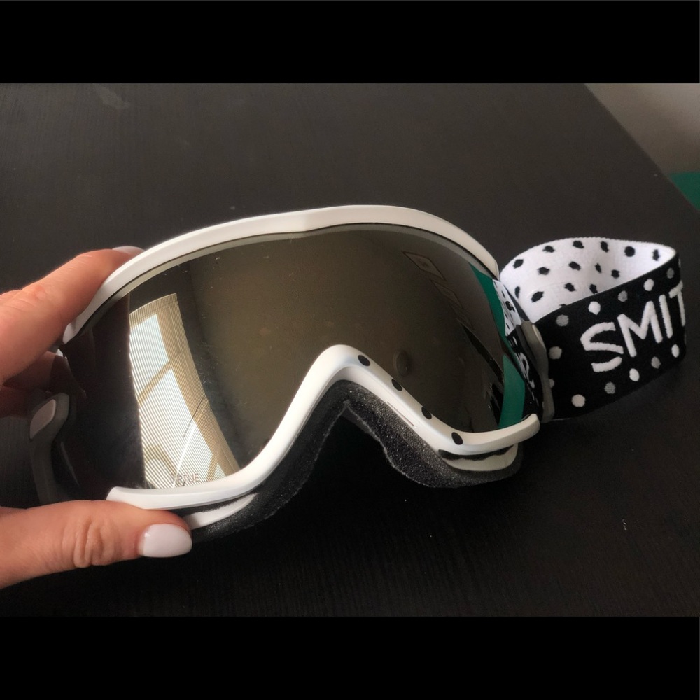 Women’s Smith Goggles
